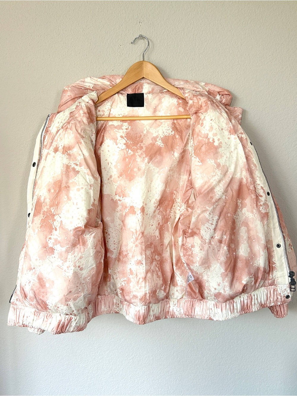 ATM Anthony Thomas Melillo Tie-Dye Down Puffer Jacket | Large | Chalk/Lunar Pink - Picture 7 of 16